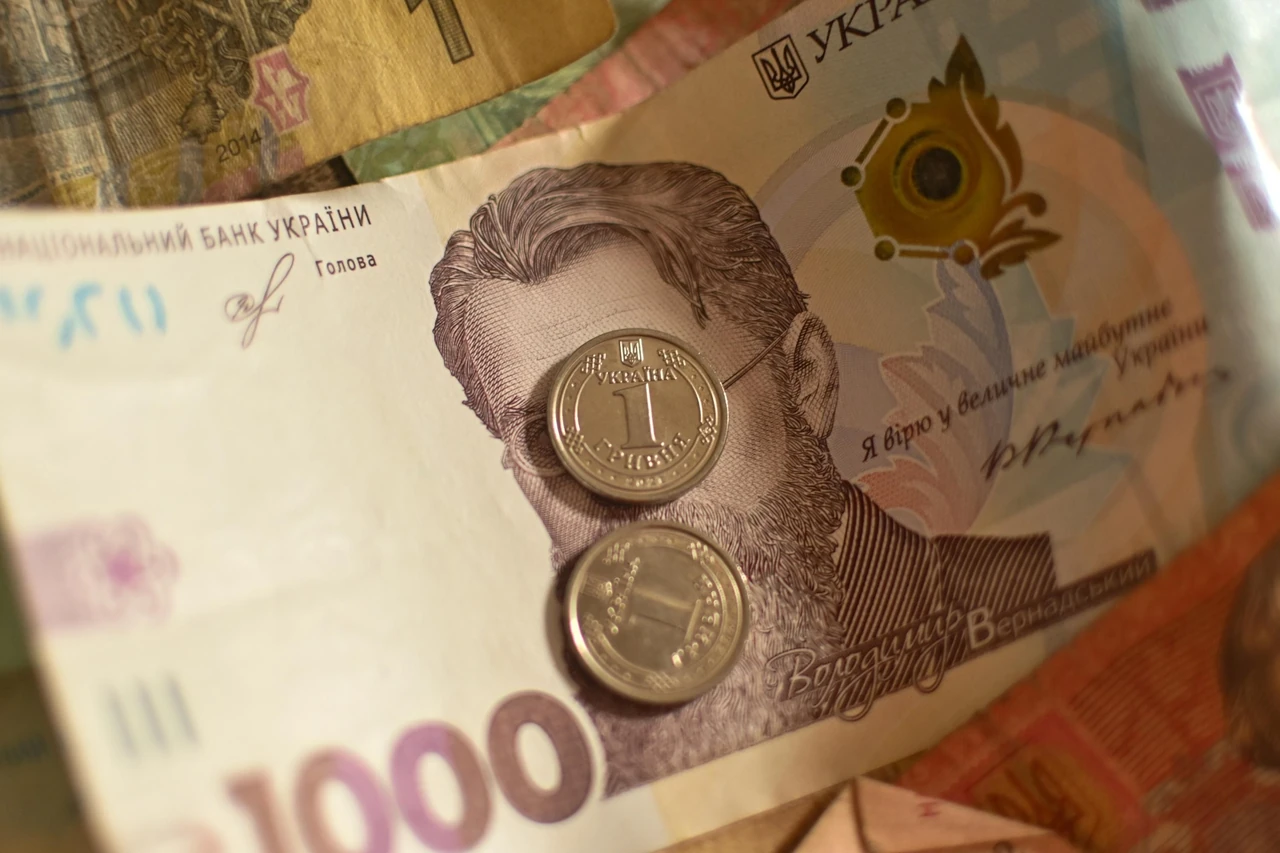На що можна витратити тисячу Зеленського у 2026 році: повний гід